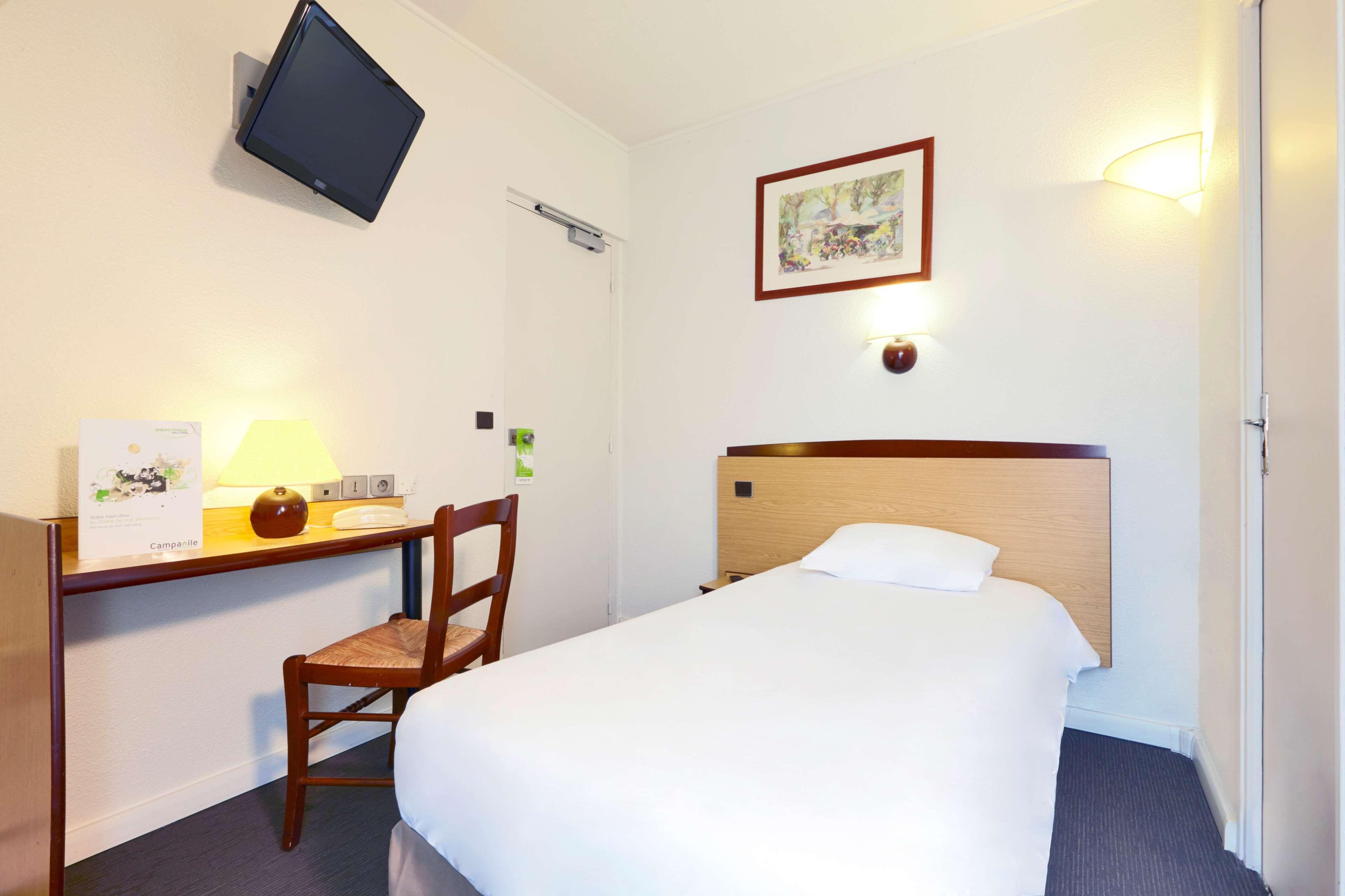 Campanile Paris Ouest - 2*