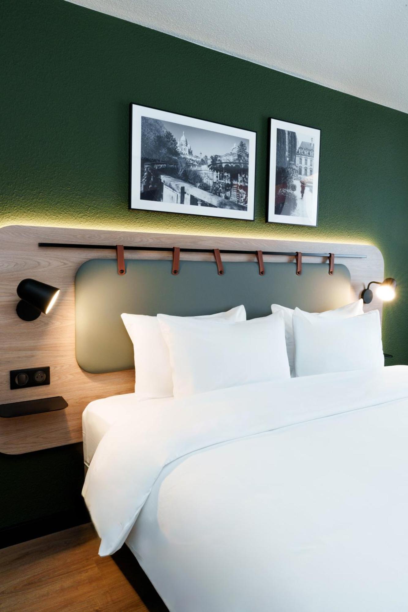Campanile Paris Ouest - Hotel 2*