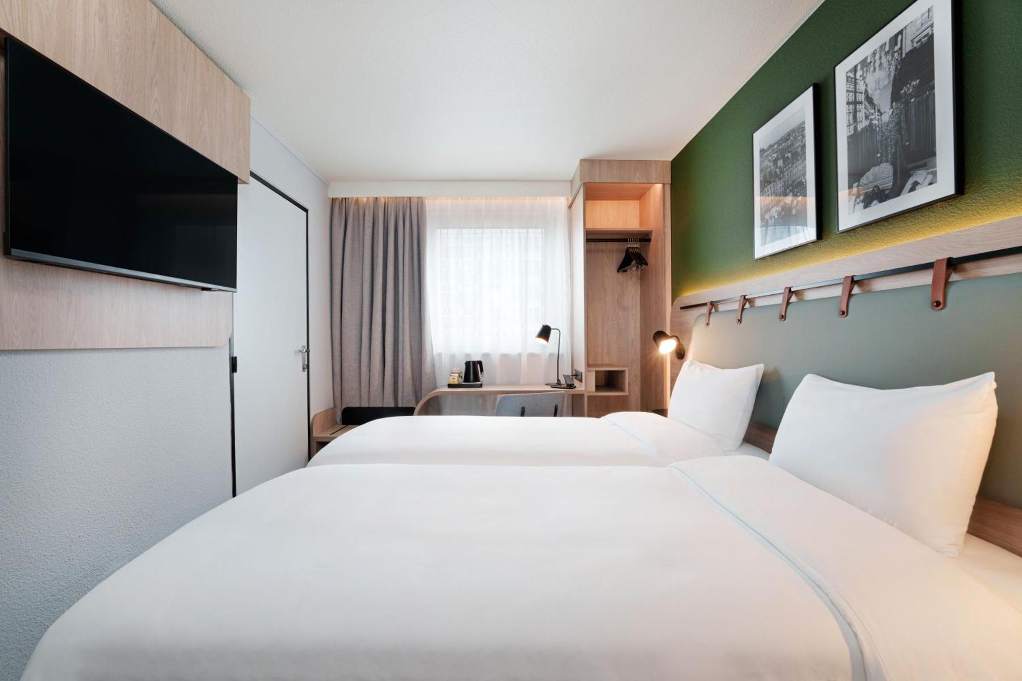 Campanile Paris Ouest - Hotel 2*