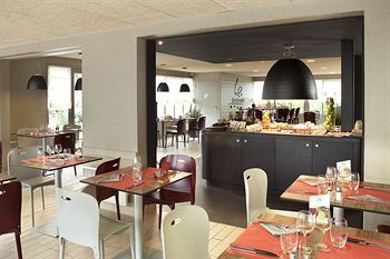 Campanile Paris Ouest - Hotel